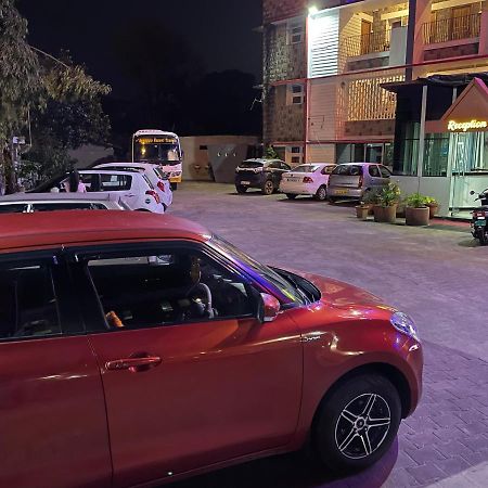 Hotel Caveri Madikeri Bagian luar foto