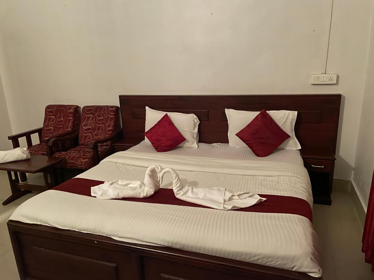 Hotel Caveri Madikeri Bagian luar foto